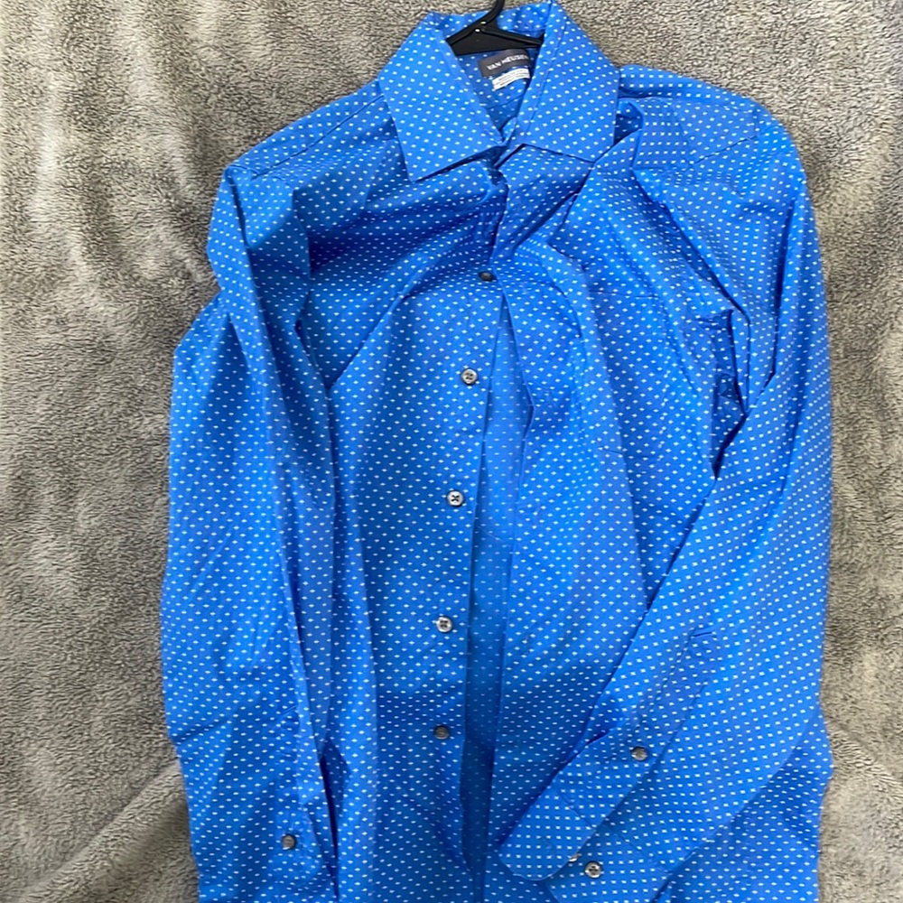 Mens Van Heusen wrinkle free dress shirt with pattern; size 14-14 1/2